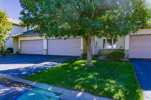 1122 Crystal Pl W, Chaska, MN 55318 - Photo 3