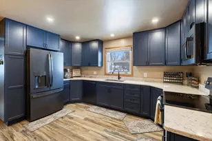 704 S 8th Ave W, Virginia, MN 55792 - Photo 5