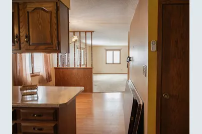 525 N Hood Street, Blue Earth, MN 56013 - Photo 9