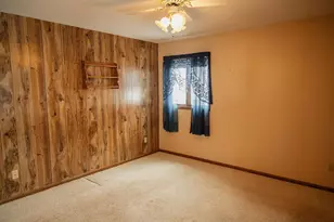 525 N Hood St, Blue Earth, MN 56013 - Photo 13