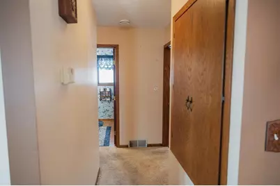 525 N Hood Street, Blue Earth, MN 56013 - Photo 17