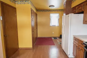 525 N Hood St, Blue Earth, MN 56013 - Photo 7