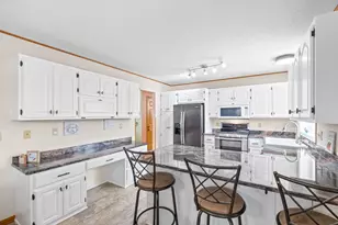 493 California St NW, Hutchinson, MN 55350 - Photo 7