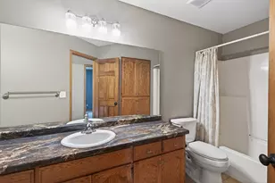 800 Griffin Ave, Mahtomedi, MN 55115 - Photo 31