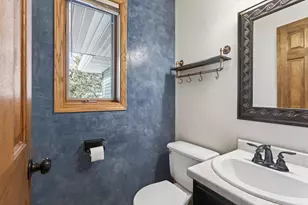 800 Griffin Ave, Mahtomedi, MN 55115 - Photo 17