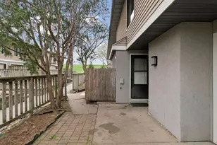 1318 Landmark Trail N, Hopkins, MN 55343 - Photo 7