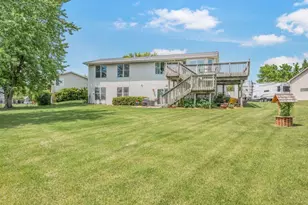 812 Larkspur Ct, Shakopee, MN 55379 - Photo 31