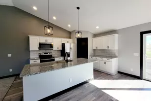 275 Hickory Ln NE, Owatonna, MN 55060 - Photo 3