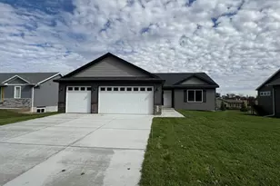 275 Hickory Ln NE, Owatonna, MN 55060 - Photo 1