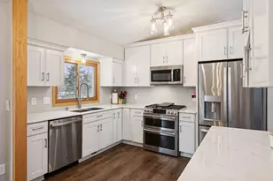 4745 Upland Ln N, Plymouth, MN 55446 - Photo 7