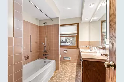 2310 Jones Place W, Bloomington, MN 55431 - Photo 17