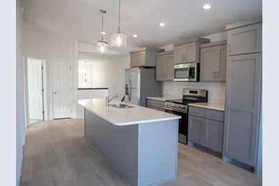 6742 Meadow View Drive S, Fargo, ND 58104 - Photo 3