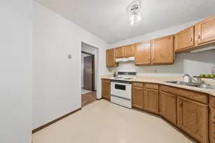 1111 Elway St, Saint Paul, MN 55116 - Photo 9