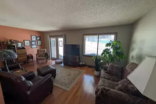 2445 Crestwood Dr, North Saint Paul, MN 55109 - Photo 5