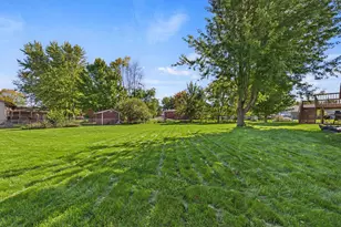 1823 Houle Cir, Hugo, MN 55038 - Photo 15