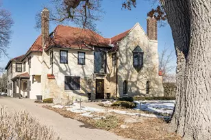 1014 Mt Curve Ave, Minneapolis, MN 55403 - Photo 1