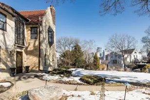 1014 Mt Curve Ave, Minneapolis, MN 55403 - Photo 3