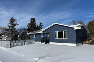 913 Center St E, Roseau, MN 56751 - Photo 1