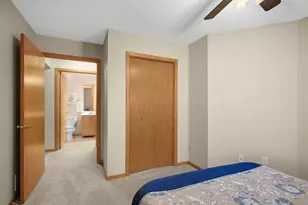 557 Mission Hills Dr, Chanhassen, MN 55317 - Photo 21