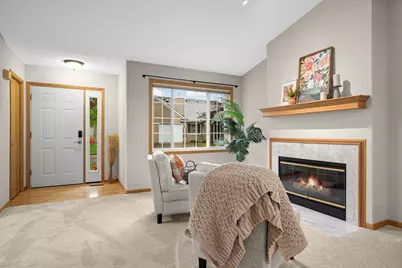 557 Mission Hills Drive, Chanhassen, MN 55317 - Photo 5