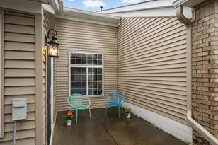 557 Mission Hills Dr, Chanhassen, MN 55317 - Photo 7