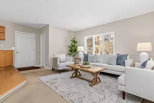 1127 Oakcrest Ave, Roseville, MN 55113 - Photo 7