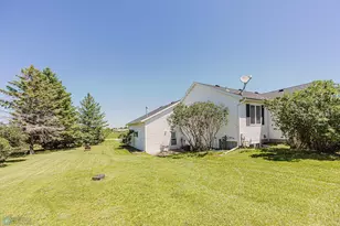 17123 Lakeview Ln, Audubon, MN 56511 - Photo 5