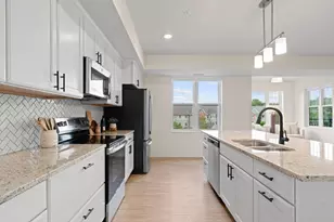 1875 E Shore Dr, Maplewood, MN 55109 - Photo 45