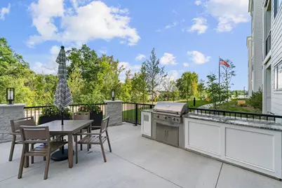 1875 E Shore Drive #302, Maplewood, MN 55109 - Photo 5