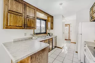 8787 Maplebrook Pkwy N, Brooklyn Park, MN 55445 - Photo 5