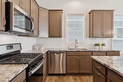 8060 Central Park Way N, Maple Grove, MN 55369 - Photo 15