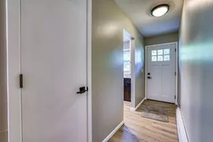 10917 Southview Dr, Burnsville, MN 55337 - Photo 3