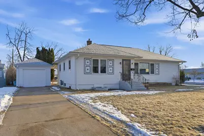 402 N Oak Street, Lake City, MN 55041 - Photo 3
