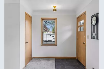 1073 Eleanor Avenue, Saint Paul, MN 55116 - Photo 5