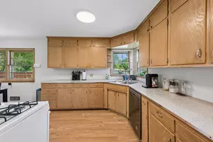 1073 Eleanor Ave, Saint Paul, MN 55116 - Photo 11
