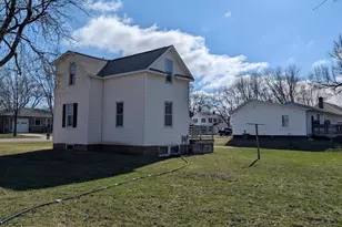 413 Mason St, Marshall, MN 56258 - Photo 3
