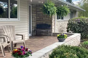 124 Ardmore Dr, Golden Valley, MN 55422 - Photo 3