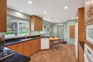 124 Ardmore Dr, Golden Valley, MN 55422 - Photo 5