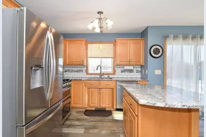 38615 Henna Circle, North Branch, MN 55056 - Photo 5