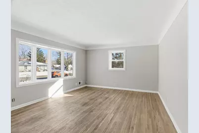 4409 Adair Avenue N, Crystal, MN 55422 - Photo 7