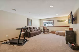 9514 Roosevelt Dr, Chanhassen, MN 55317 - Photo 25