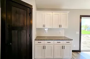 105 Kilkenny Ct, Green Isle, MN 55338 - Photo 5