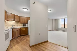 7600 Golden Valley Rd, Golden Valley, MN 55427 - Photo 21