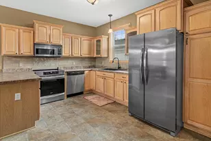 678 Orrin St, Saint Paul, MN 55102 - Photo 5