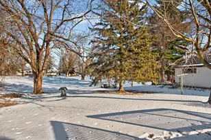 2561 Harvester Ave E, Maplewood, MN 55119 - Photo 27