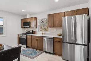 2561 Harvester Ave E, Maplewood, MN 55119 - Photo 9