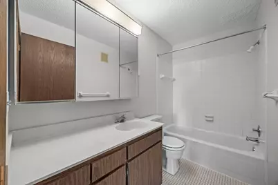 5120 W 102nd Street #204, Bloomington, MN 55437 - Photo 11