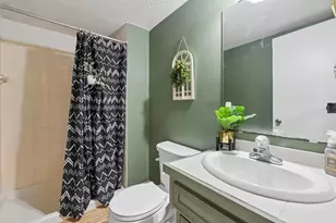 15700 Maple Island Ct, Burnsville, MN 55306 - Photo 25