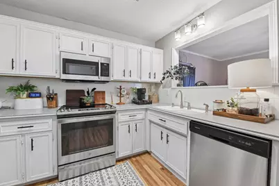 15700 Maple Island Court, Burnsville, MN 55306 - Photo 7