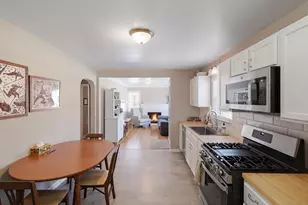 1064 Rose Ave E, Saint Paul, MN 55106 - Photo 5